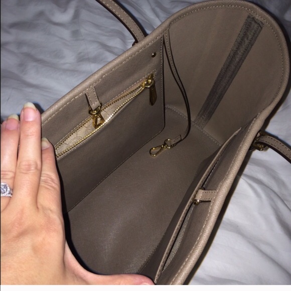 Michael Kors Small Dark Dune Jet Set 💯 Authentic - Picture 6 of 8